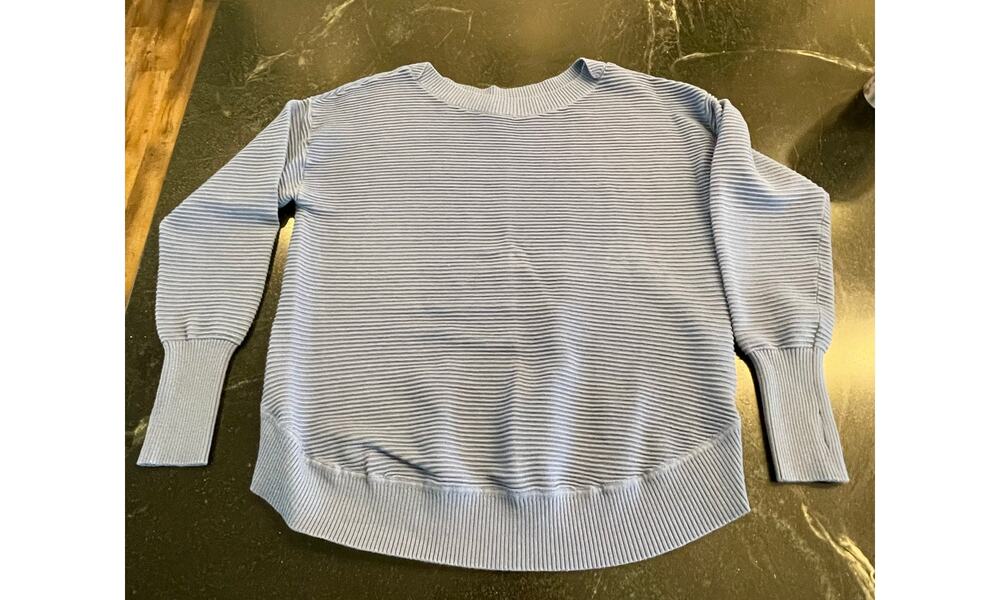 Blue ribbed NWOT sweater soft and slouchy athleisure L
